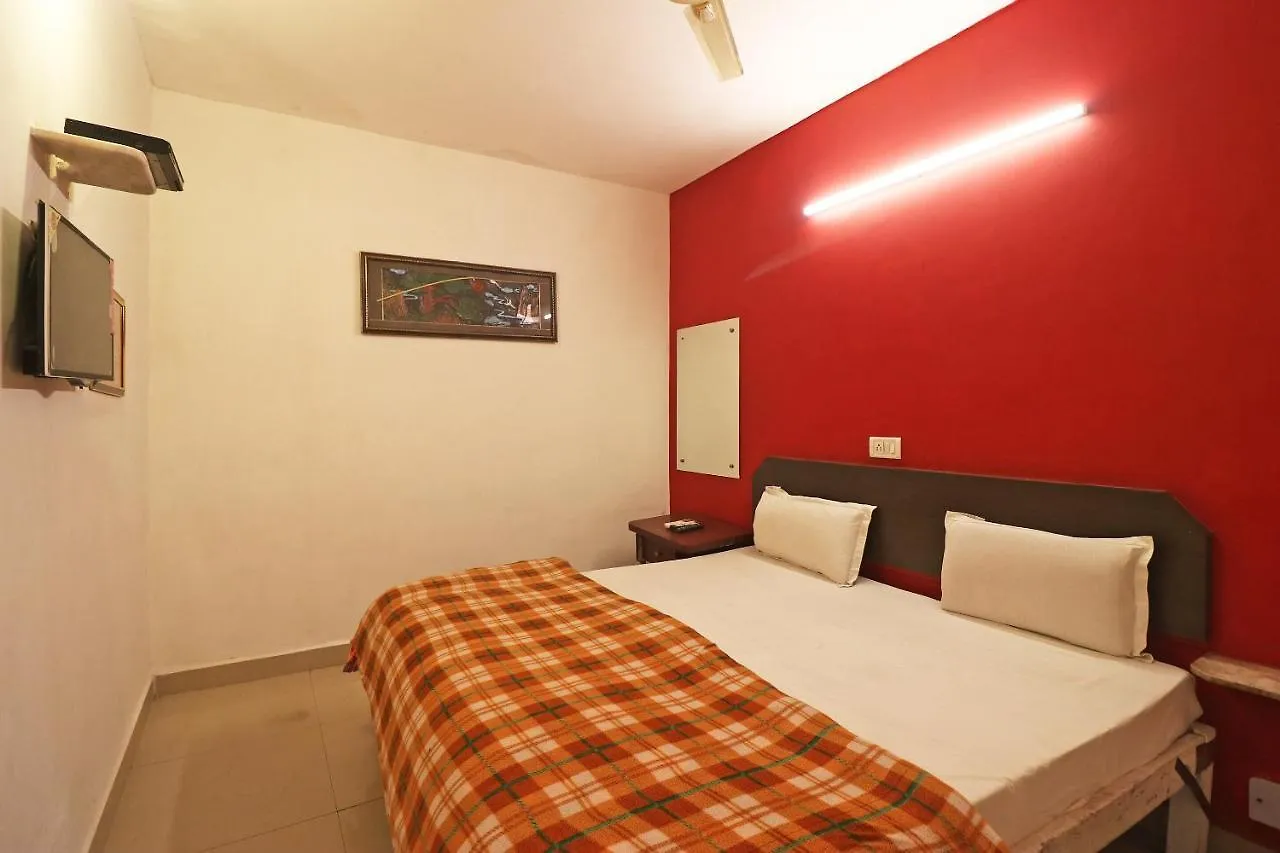 Spot On 48690 Hotel Host Agra  3*, Agra (Uttar Pradesh)