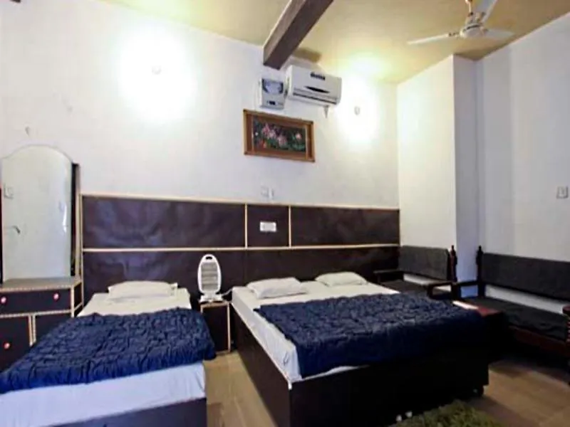 Spot On 48690 Hotel Host Agra   Agra (Uttar Pradesh)